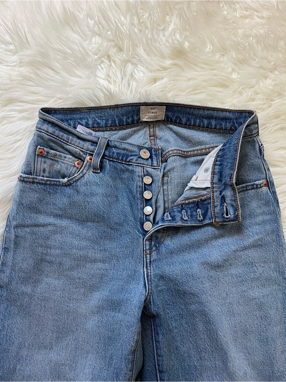 Levi’s 501 Curve Women’s Blue Denim Straight Jeans - Picture 9 of 9